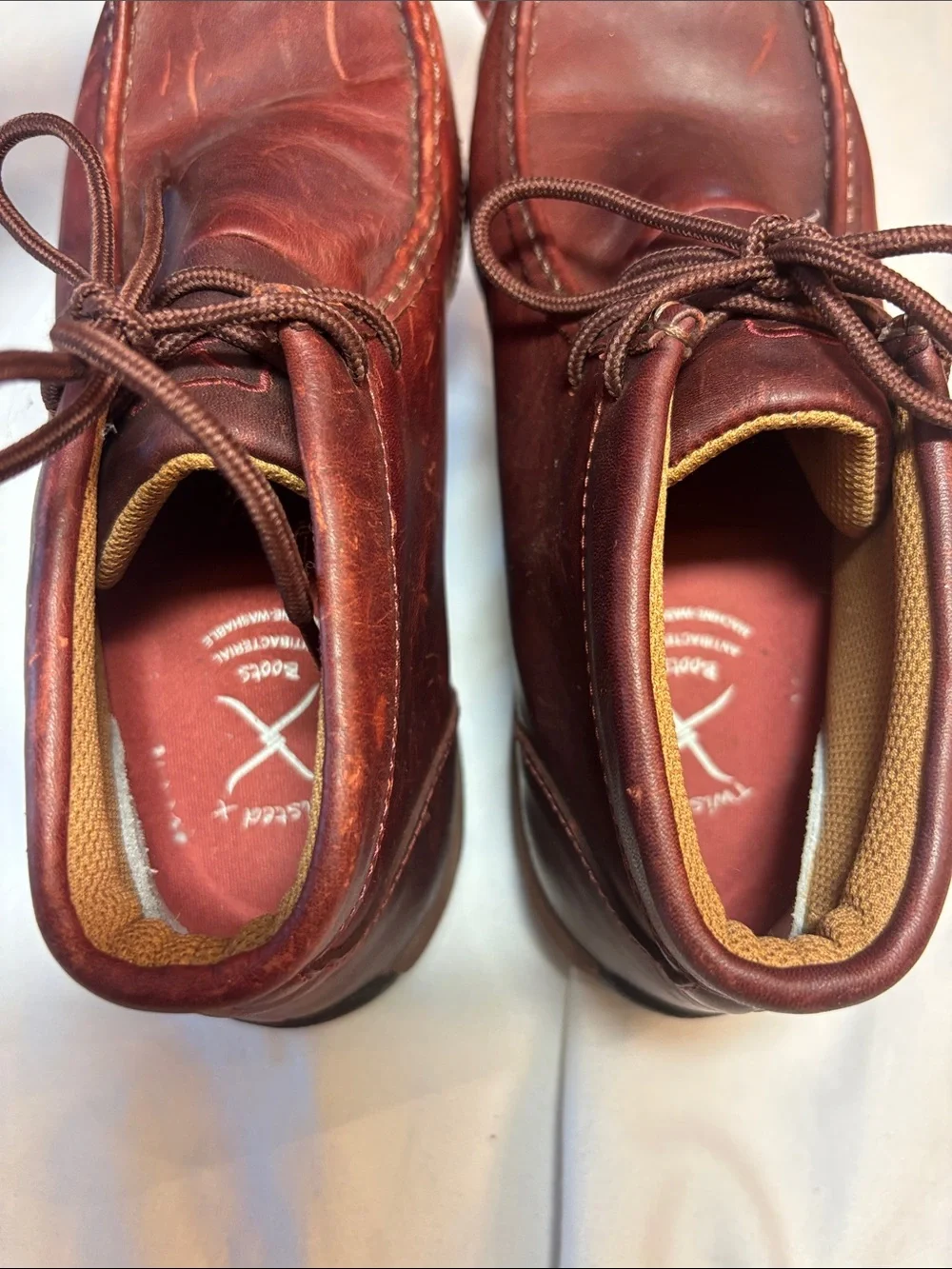 Twisted X Men’s Chukka Driving Mocs, Burgundy Leather finish, size 7.